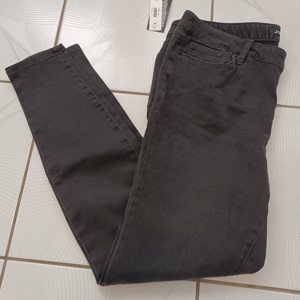 4/$60 New Black Ultra Slim Stretch Jeans - Size 32/14